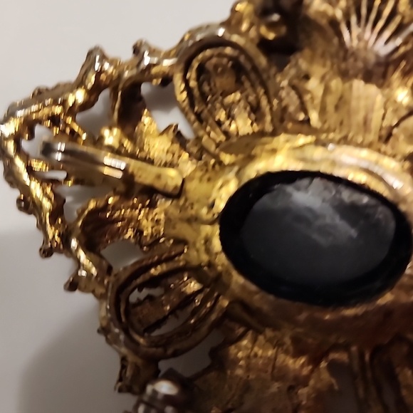 Vintage obsidian Carved cameo brooch/ pendant - Picture 4 of 7